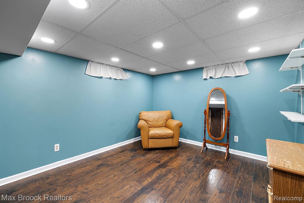 9060 HEADLEY Drive, Sterling Heights, MI 48314 — Photo 46