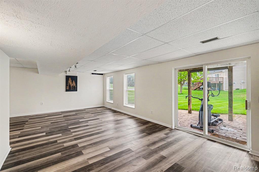 10068 Scenic Ridge Boulevard, Holly, MI 48442 — Photo 22
