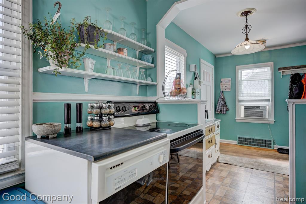 657 ALLEN Street, Ferndale, MI 48220 — Photo 13