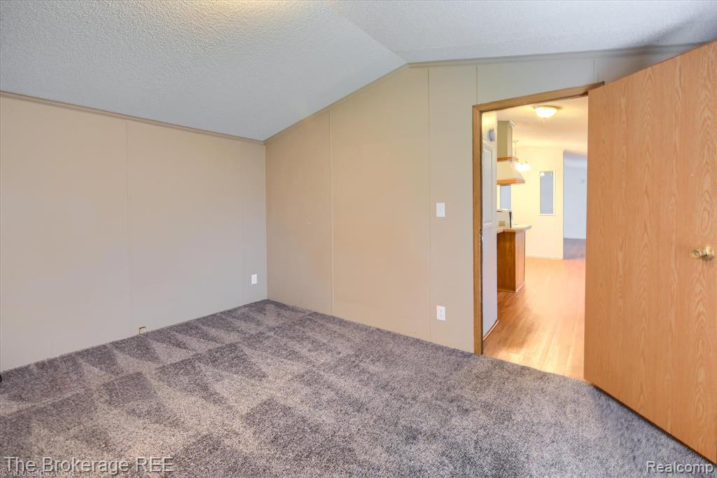 17101 Kropf Avenue, Davisburg, MI 48350 — Photo 26