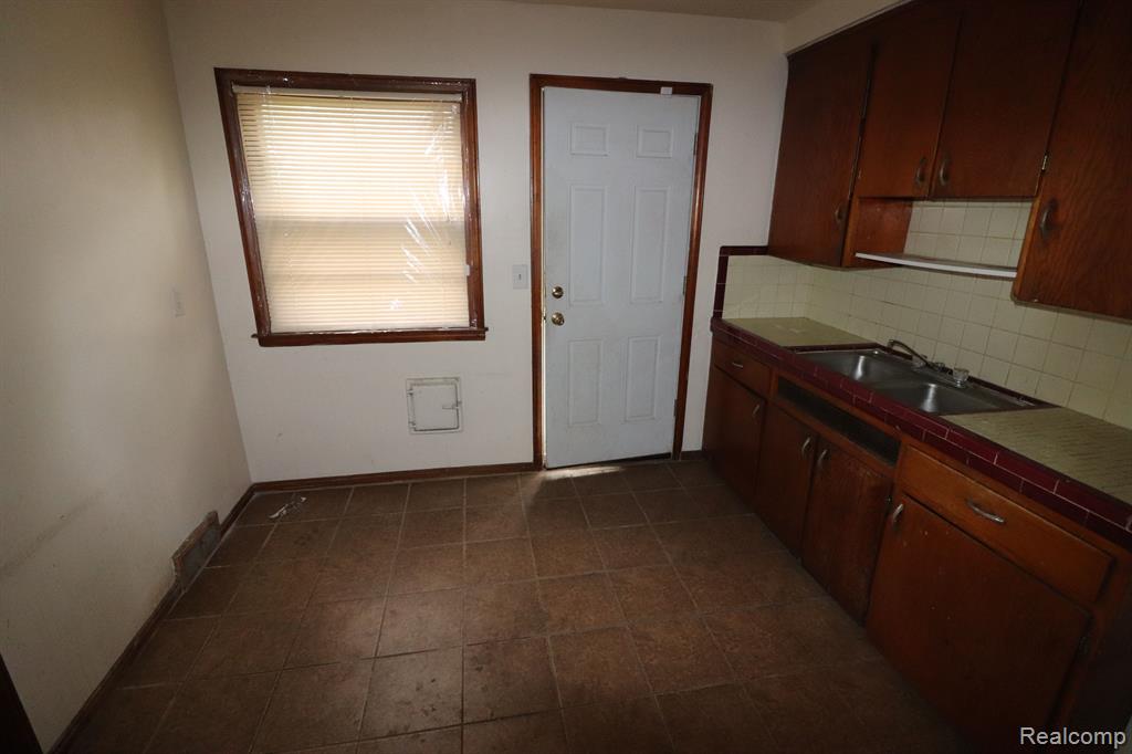 10201 - 10203 HAYES Street, Detroit, MI 48213 — Photo 8
