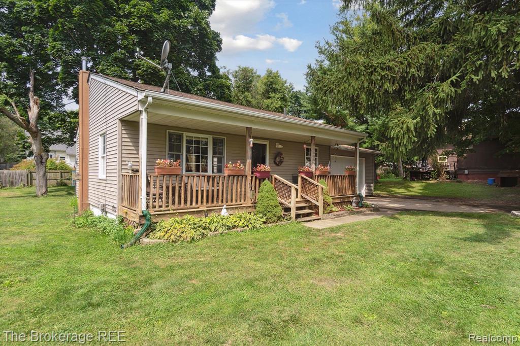 3880 PLEASANT Street, Dryden, MI 48428 — Photo 2