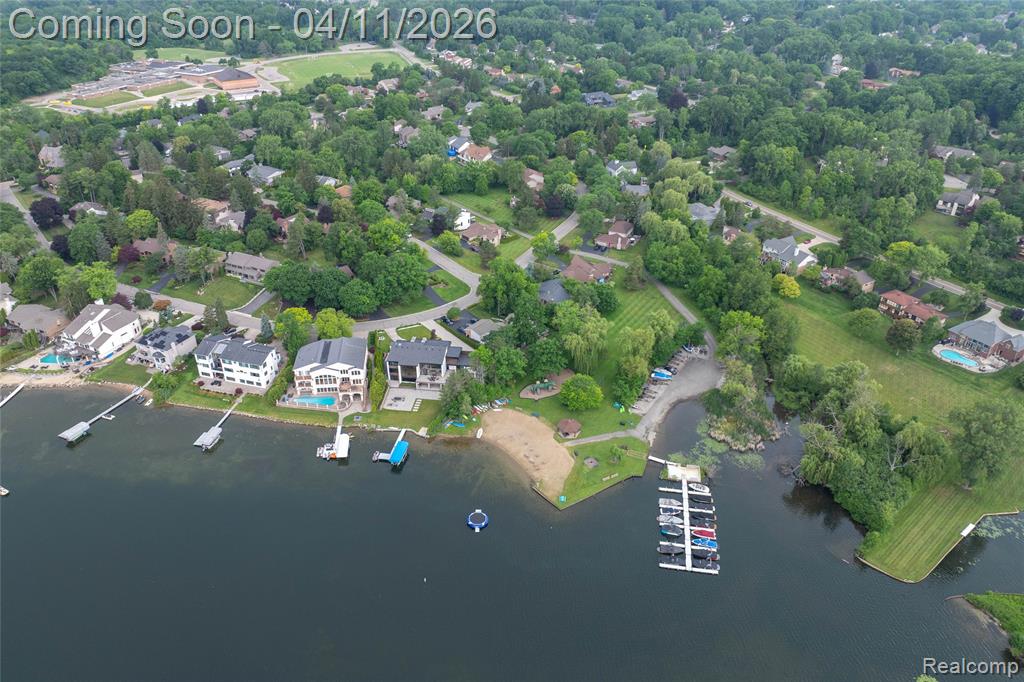 4683 Maura Lane, West Bloomfield, MI 48323 — Photo 9