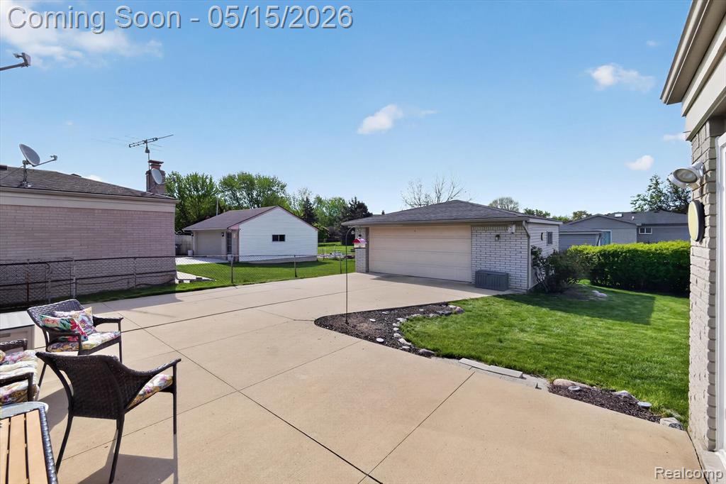 17830 Kuecken Street, Clinton Twp, MI 48038 — Photo 45