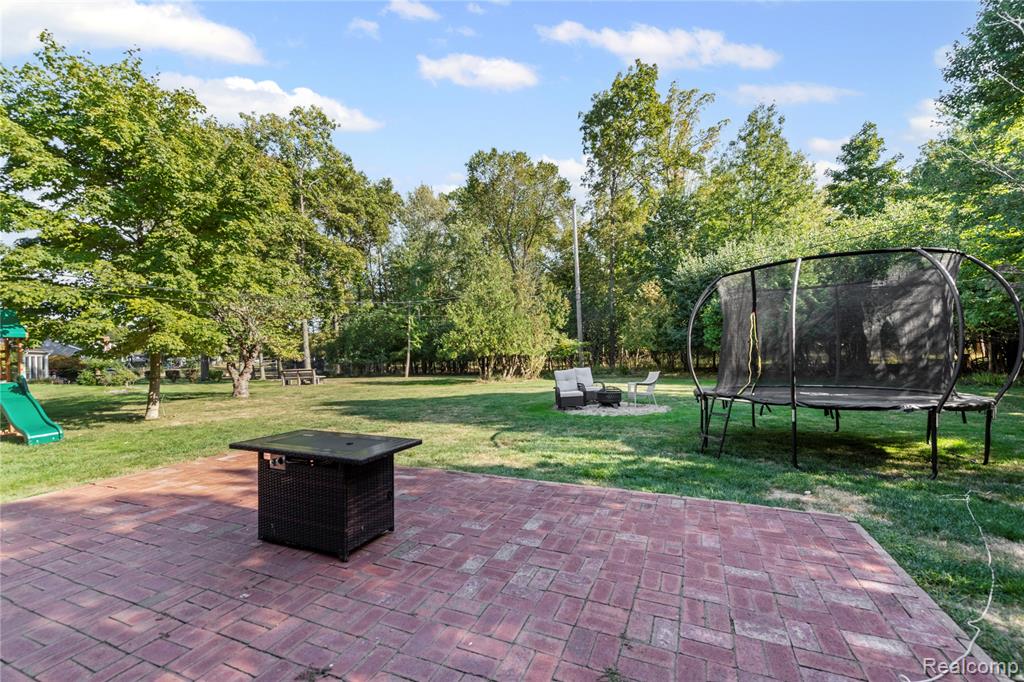 8173 Wood Drive, Grosse Ile, MI 48138 — Photo 5