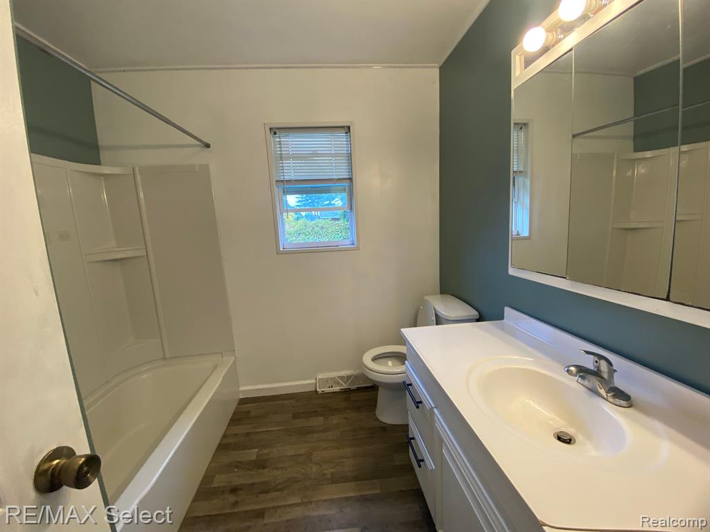 1788 TITTABAWASSEE Road, Saginaw, MI 48604 — Photo 12