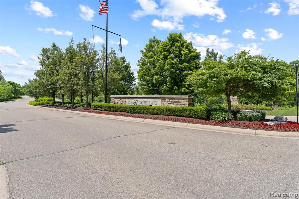 6060 Balmoral Way, Commerce Twp, MI 48382 — Photo 47