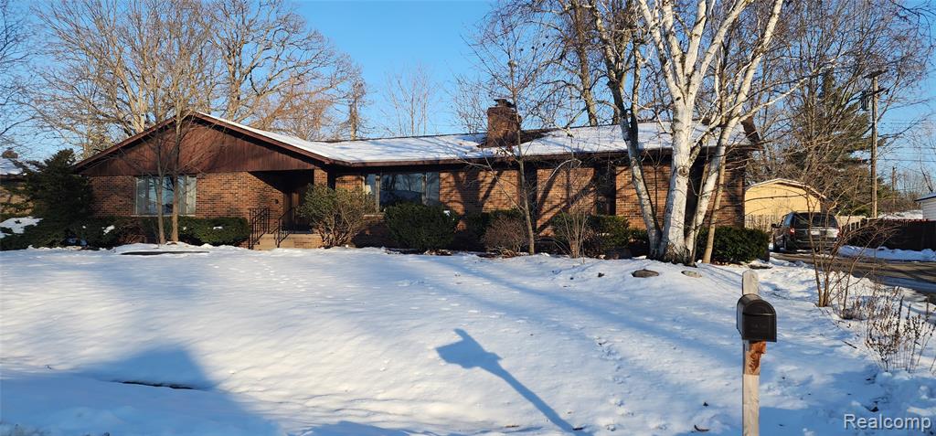 668 W Crest Lane, South Lyon, MI 48178 — front exterior