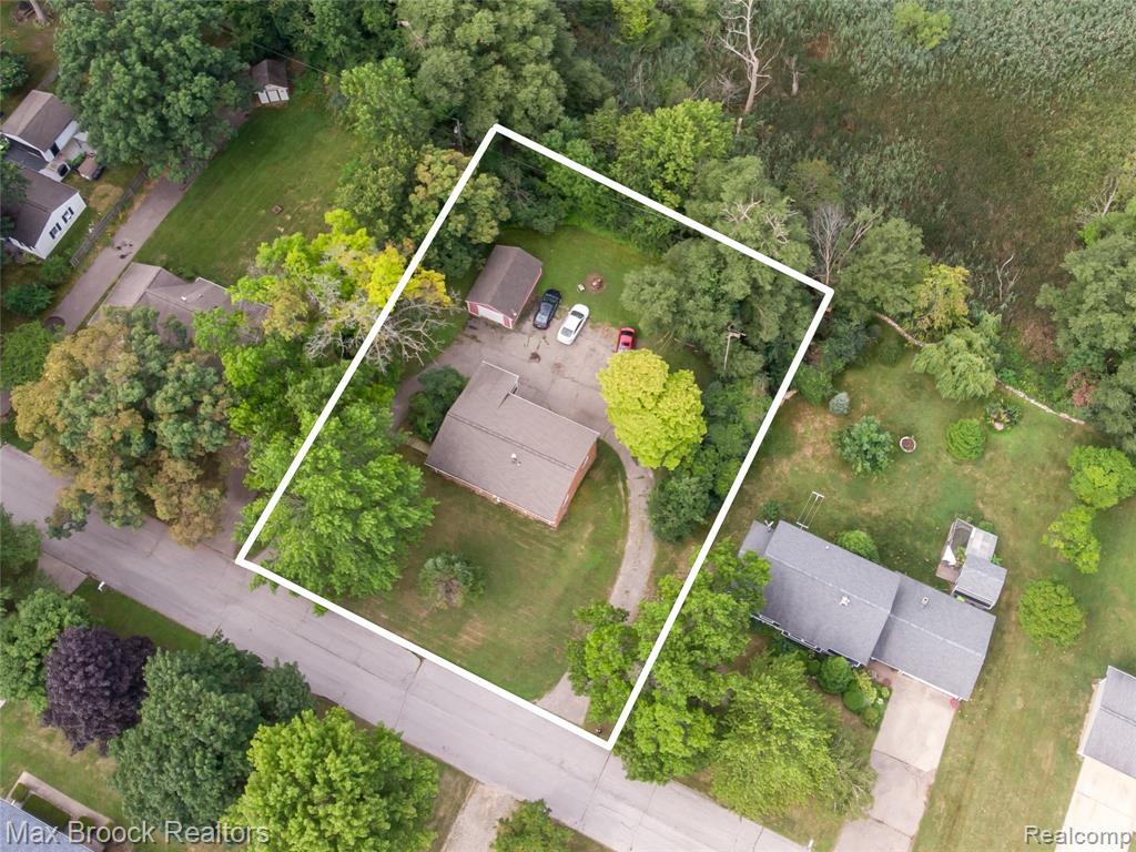 465 Robert Court, Auburn Hills, MI 48326 — Photo 17