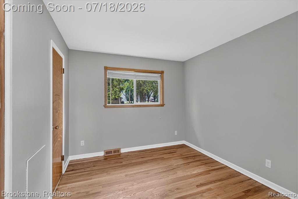 7176 Perry Lake Road, Clarkston, MI — Photo 16