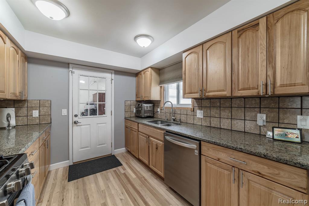 46555 Dequindre Road, Rochester Hills, MI 48307 — Photo 24