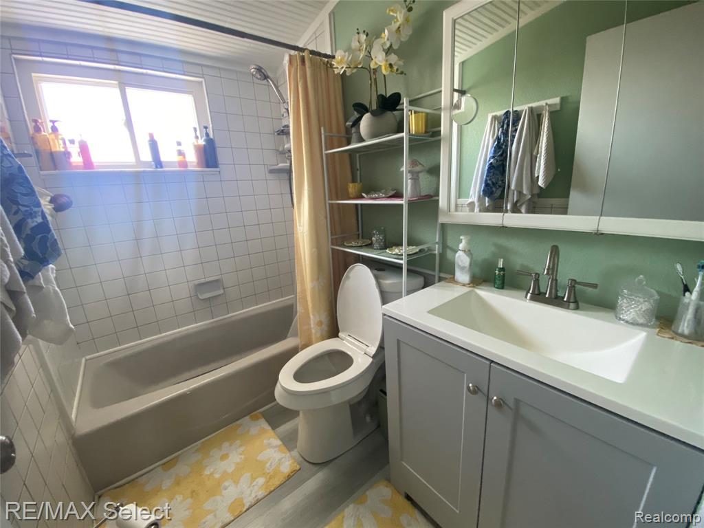 818 McKeighan Avenue, Flint, MI 48507 — Photo 11