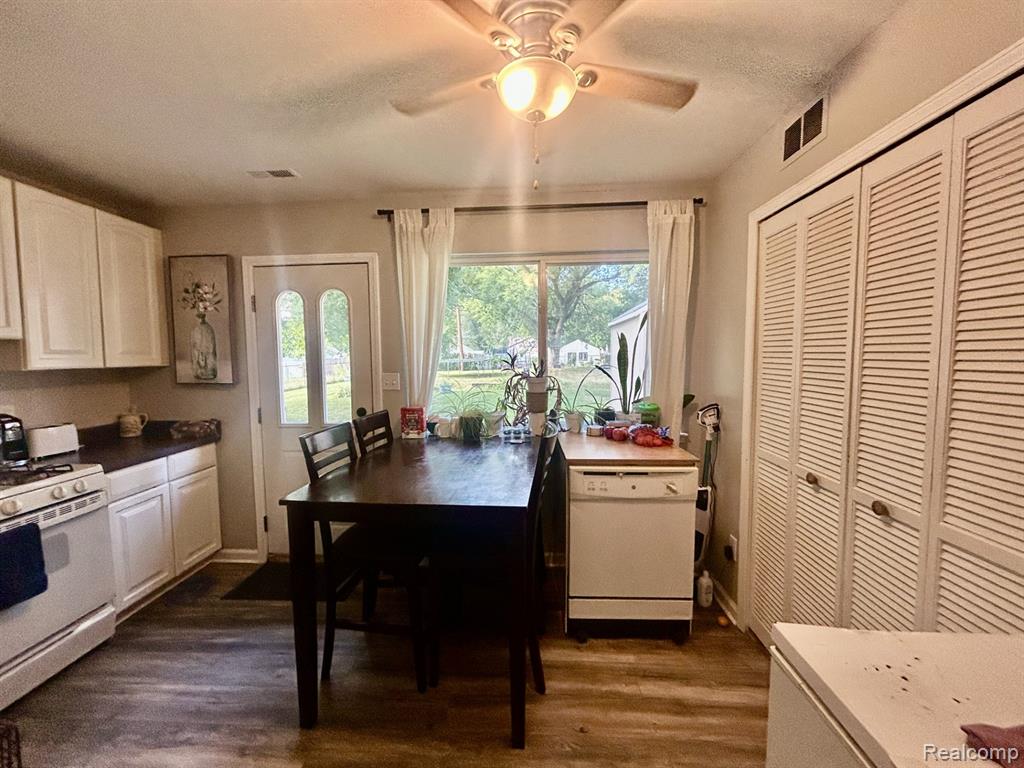 511 Alfred Court, Ortonville, MI 48462 — Photo 5