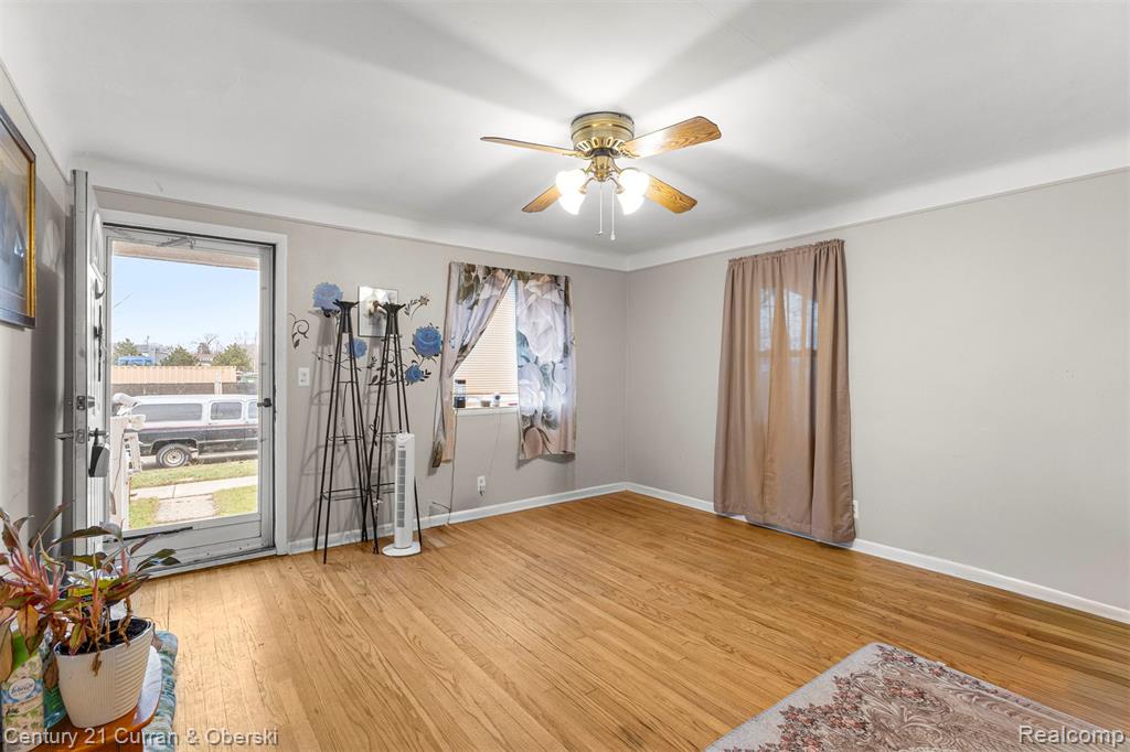1827 Cleophus Pkwy, Lincoln Park, MI 48146 — Photo 4