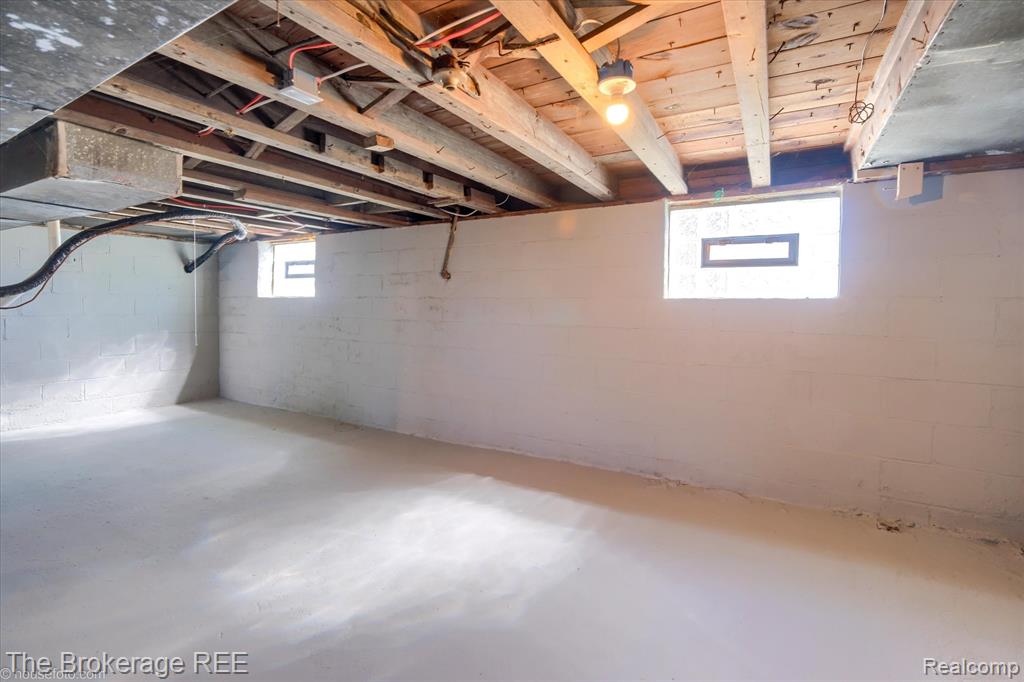 5447 Sitka Street, Burton, MI 48519 — Photo 43