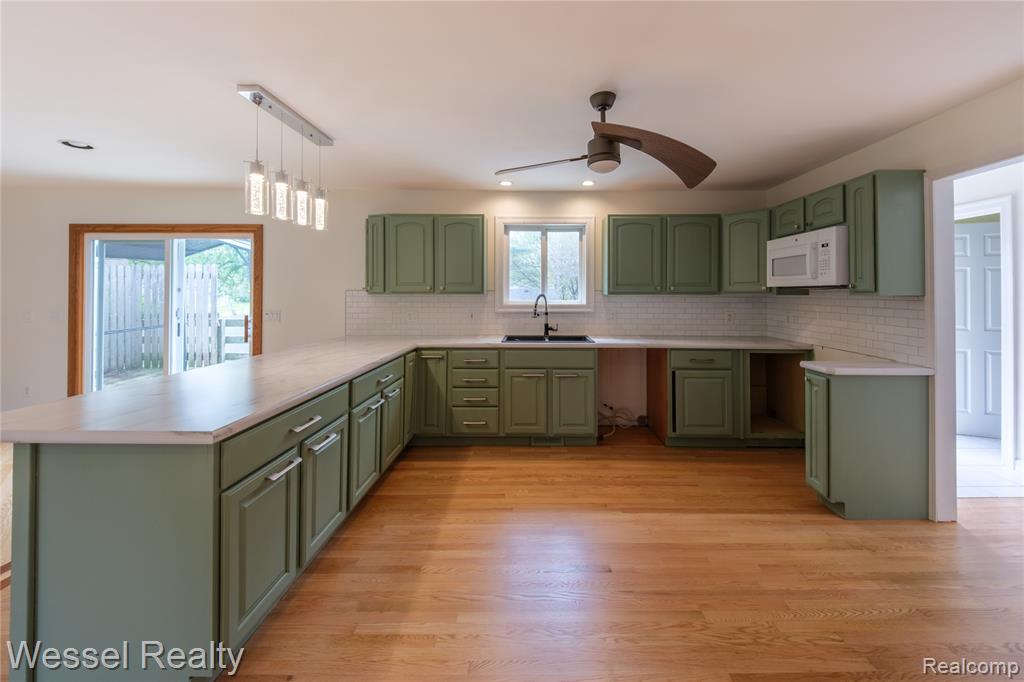 47437 BETTY Street, Shelby Twp, MI 48317 — Photo 6