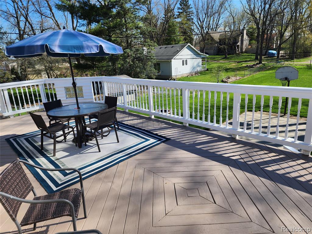635 Sherry Drive, Lake Orion, MI 48362 — Photo 25