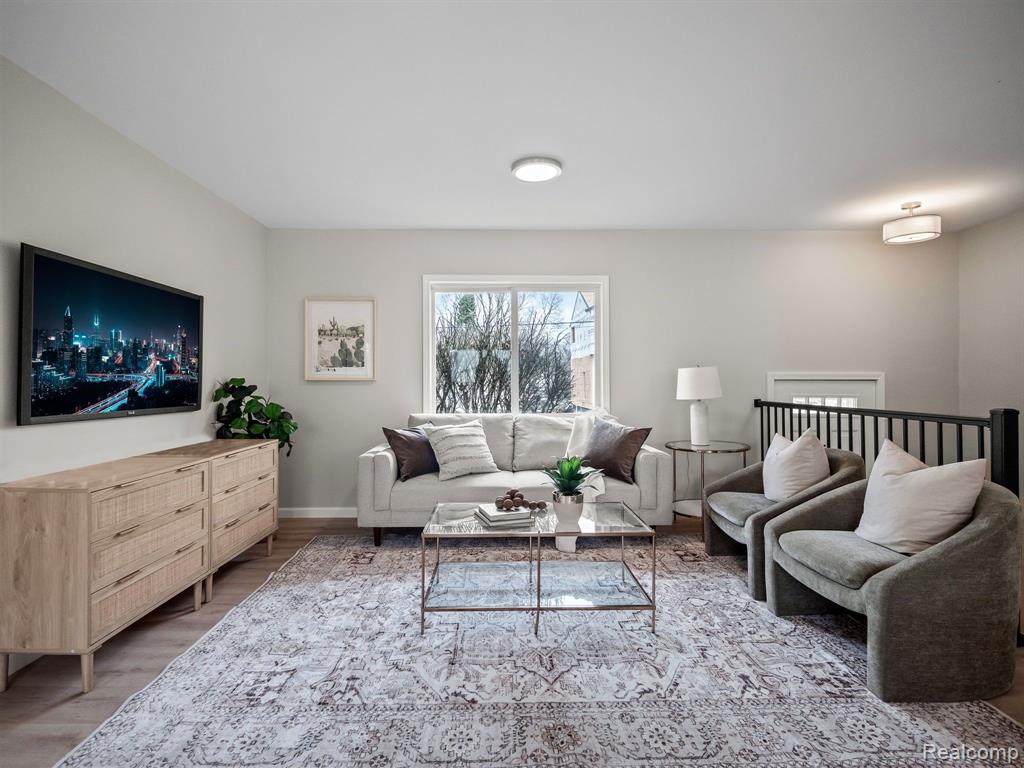 410 S Squirrel Road, Auburn Hills, MI 48326 — Photo 8