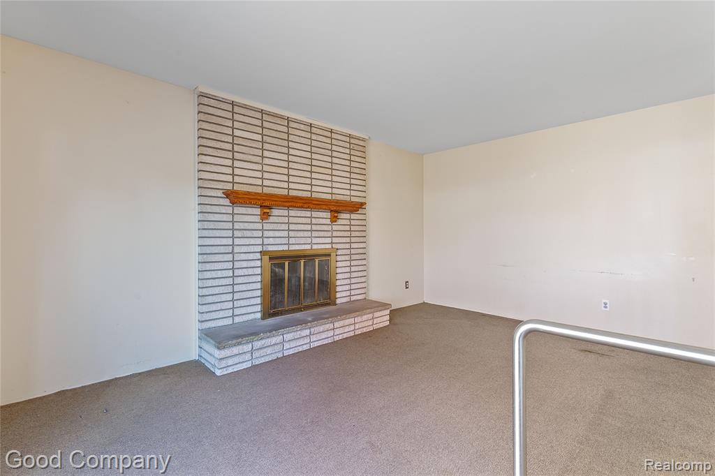 22048 Hampton Court, Woodhaven, MI 48183 — Photo 14