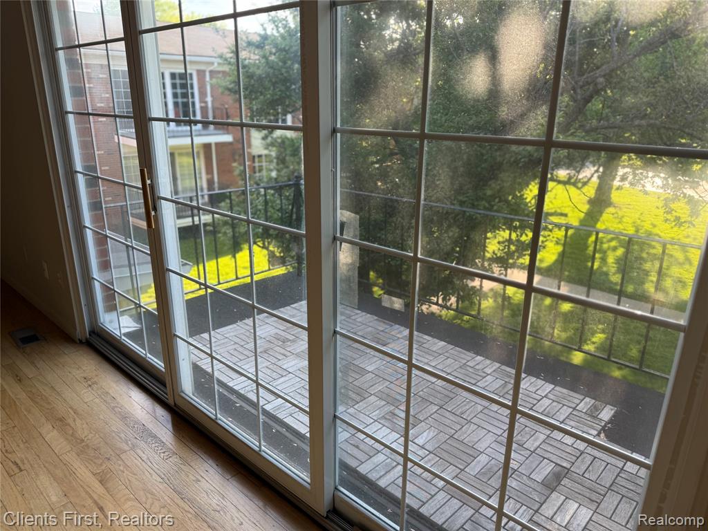 426 Fox Hills Drive N, 8, Bloomfield Hills, MI 48304 — Photo 6