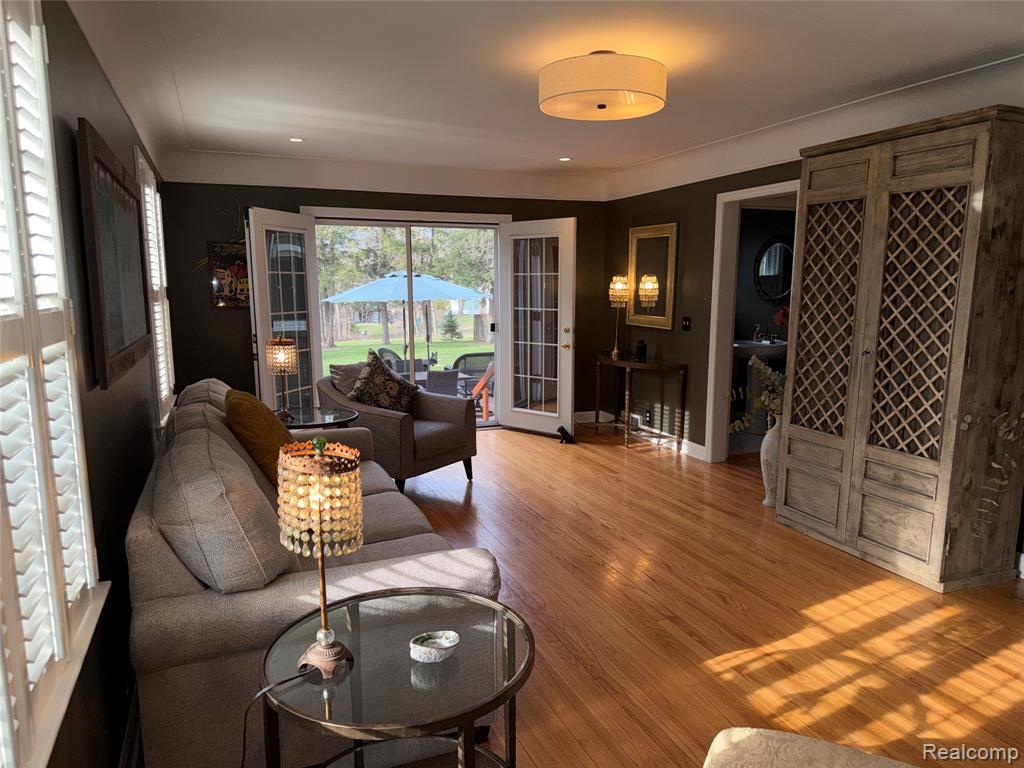 950 W LINCOLN Street, Birmingham, MI 48009 — Photo 12