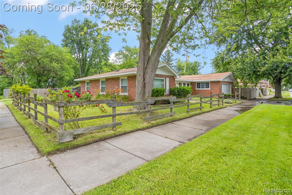5204 Ashley Street, Detroit, MI 48236 — Photo 6