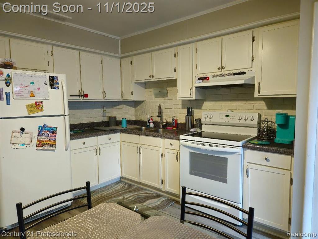 809 Estrada Drive, Belleville, MI 48111 — Photo 4