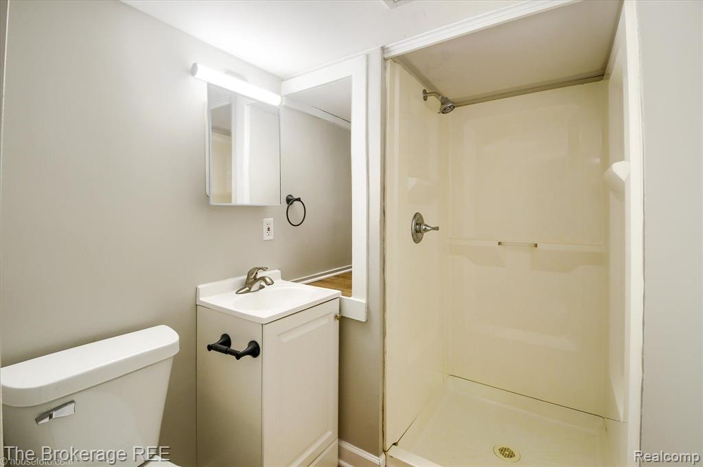 705 FRANK Street, Flint, MI 48504 — Photo 30