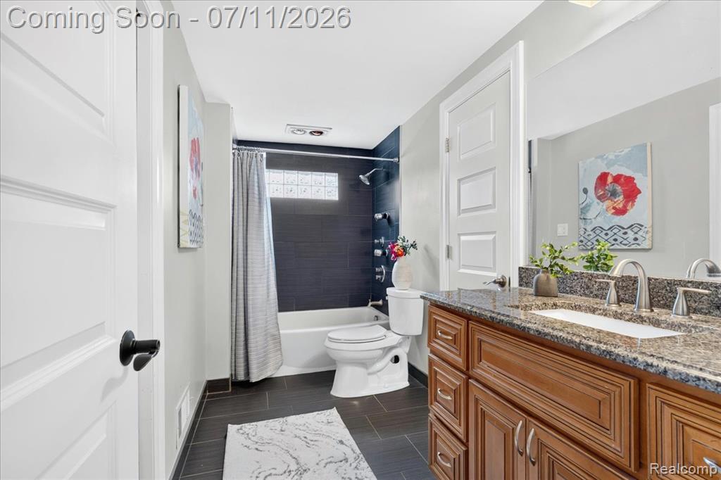 23750 E River Road, Grosse Ile, MI 48138 — Photo 25