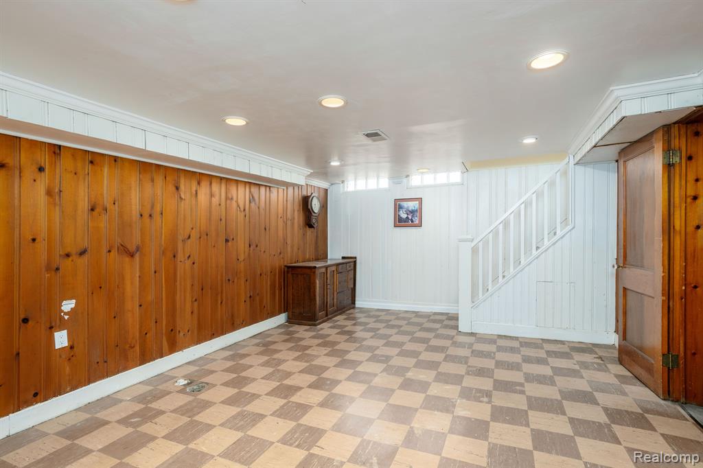 4 DUXBURY Lane, Dearborn, MI 48120 — Photo 27