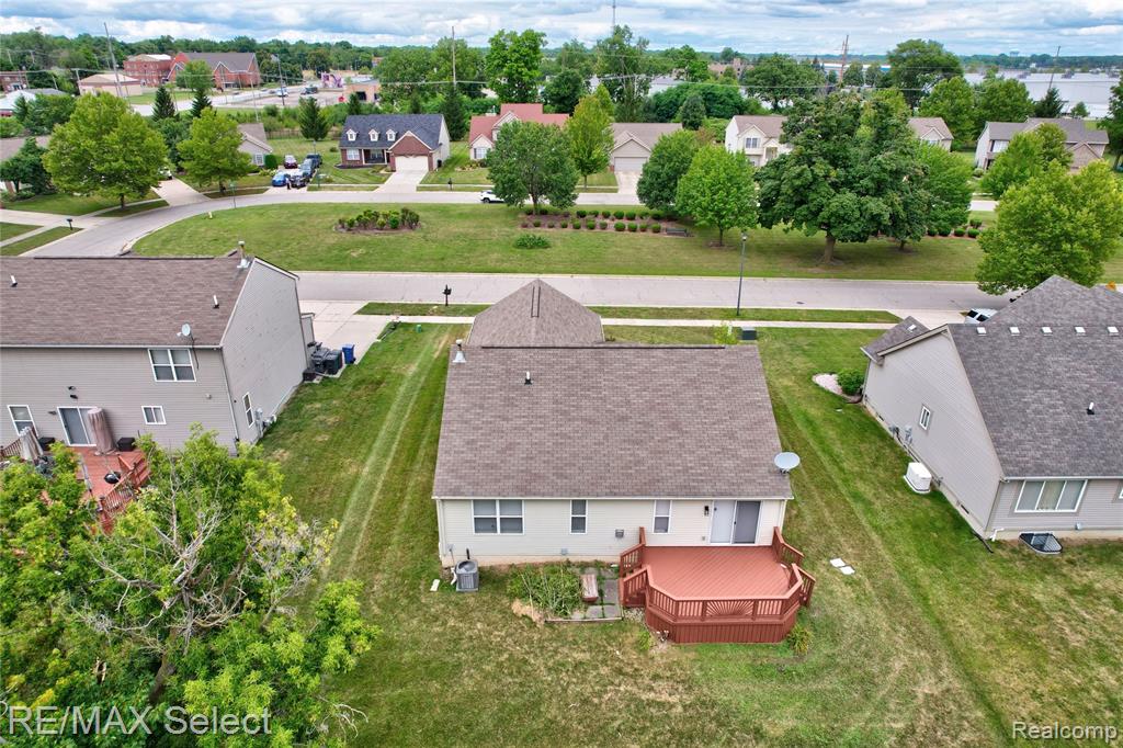 708 Wilberforce Drive, Flint, MI 48503 — Photo 38
