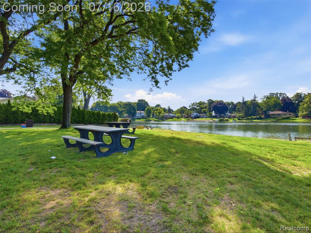 6229 Sandshores Drive, Troy, MI 48085 — Photo 21