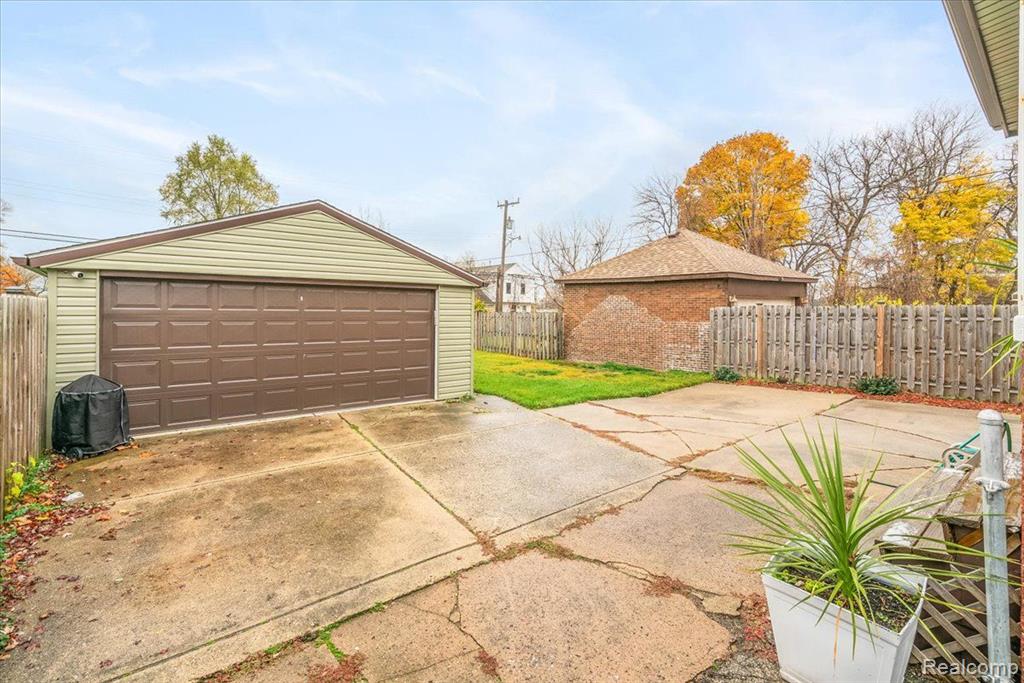 4469 BENITEAU Street, Detroit, MI 48214 — Photo 3