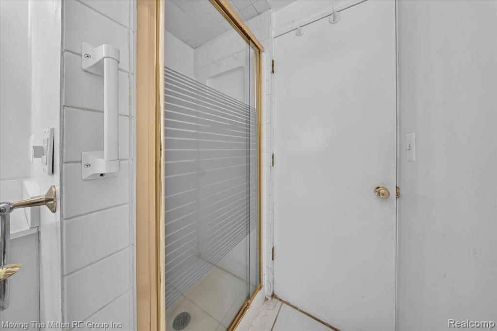 46800 W 11 Mile Road, Novi, MI — Photo 25