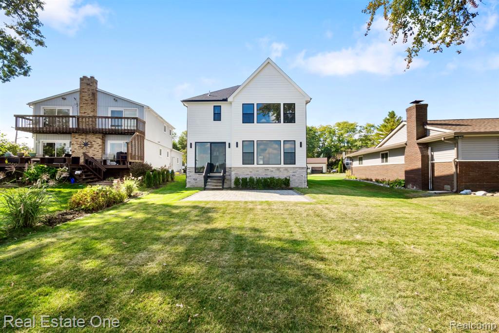1517 KESSLER Avenue, Keego Harbor, MI 48320 — Photo 23