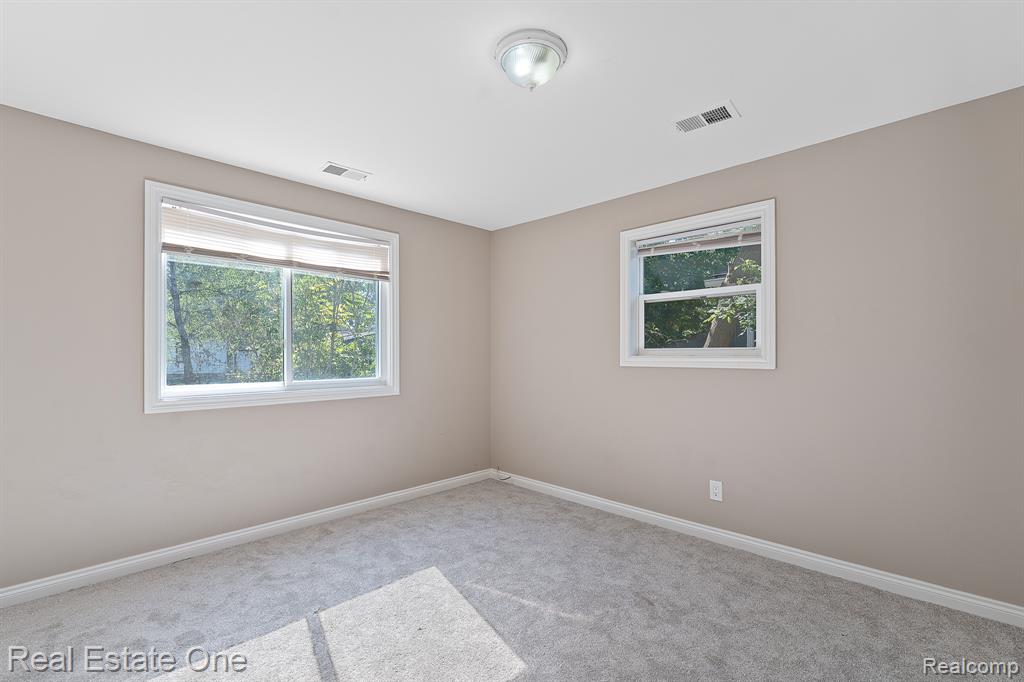 78 Cadillac Street, Pontiac, MI 48342 — Photo 12