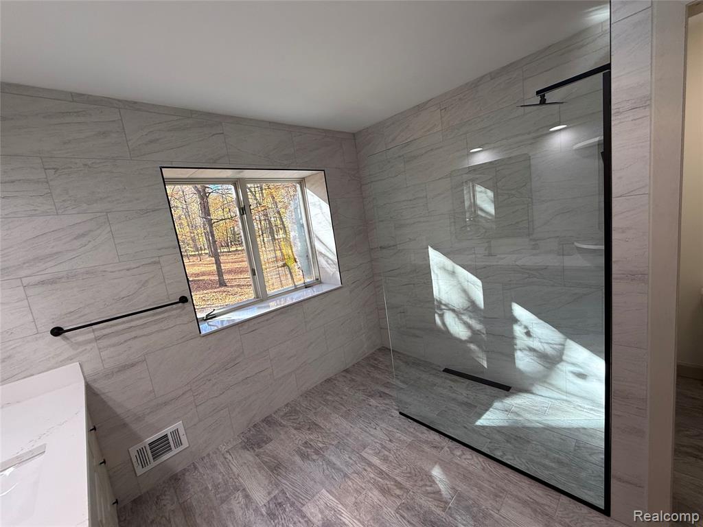 1207 Sugarbush Drive, Lapeer, MI 48446 — Photo 12