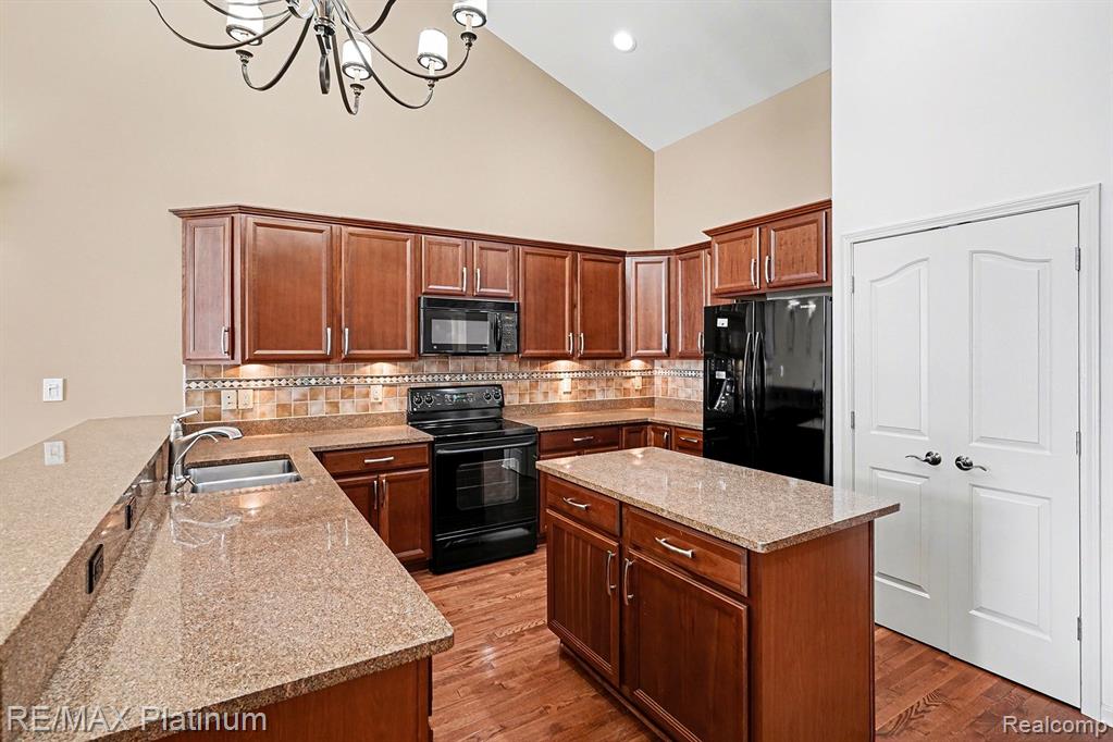 609 TELYA RIDGE, Milford, MI 48381 — Photo 3