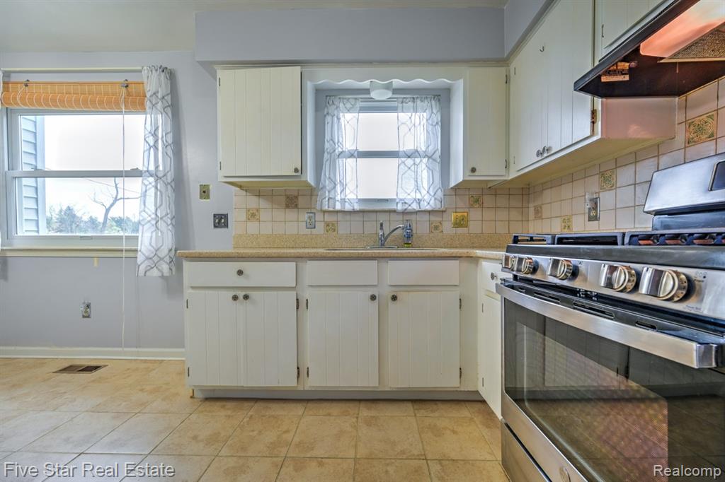 1857 E Rose Center Road, Holly, MI 48442 — Photo 9