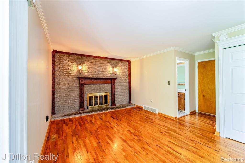 9121 TAVISTOCK Drive, Plymouth, MI 48170 — Photo 20