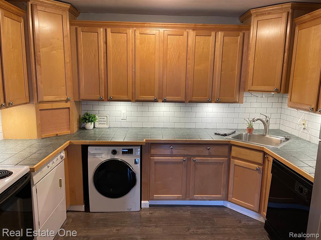 7220 BLUEWATER Drive, Clarkston, MI 48348 — Photo 7