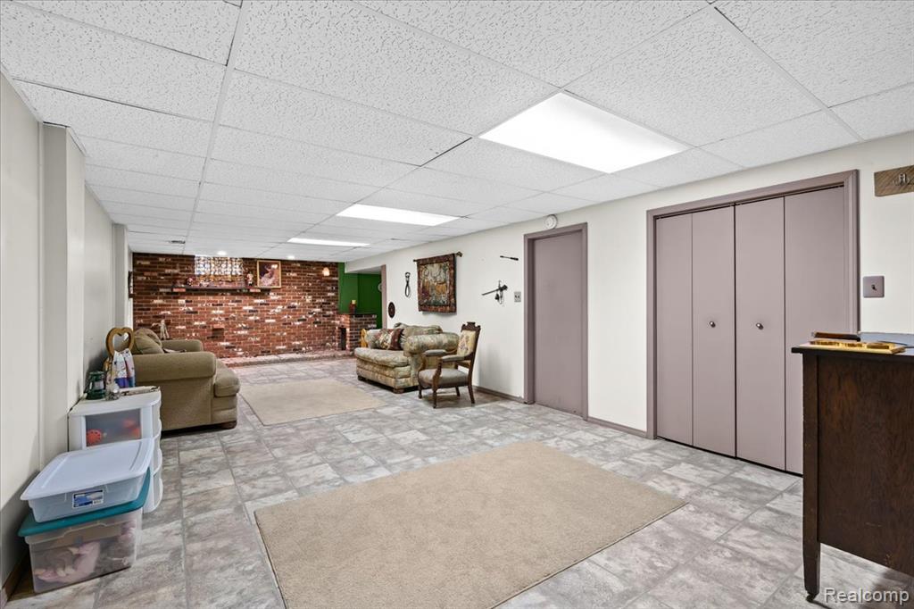 6460 Hogan Road, Fenton, MI 48430 — Photo 16
