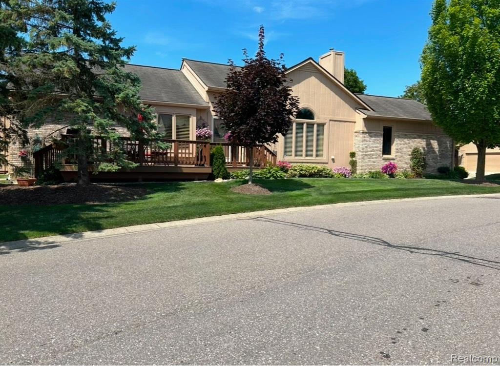 35053 KNOLLWOOD Lane, Farmington Hills, MI 48335 — Photo 58