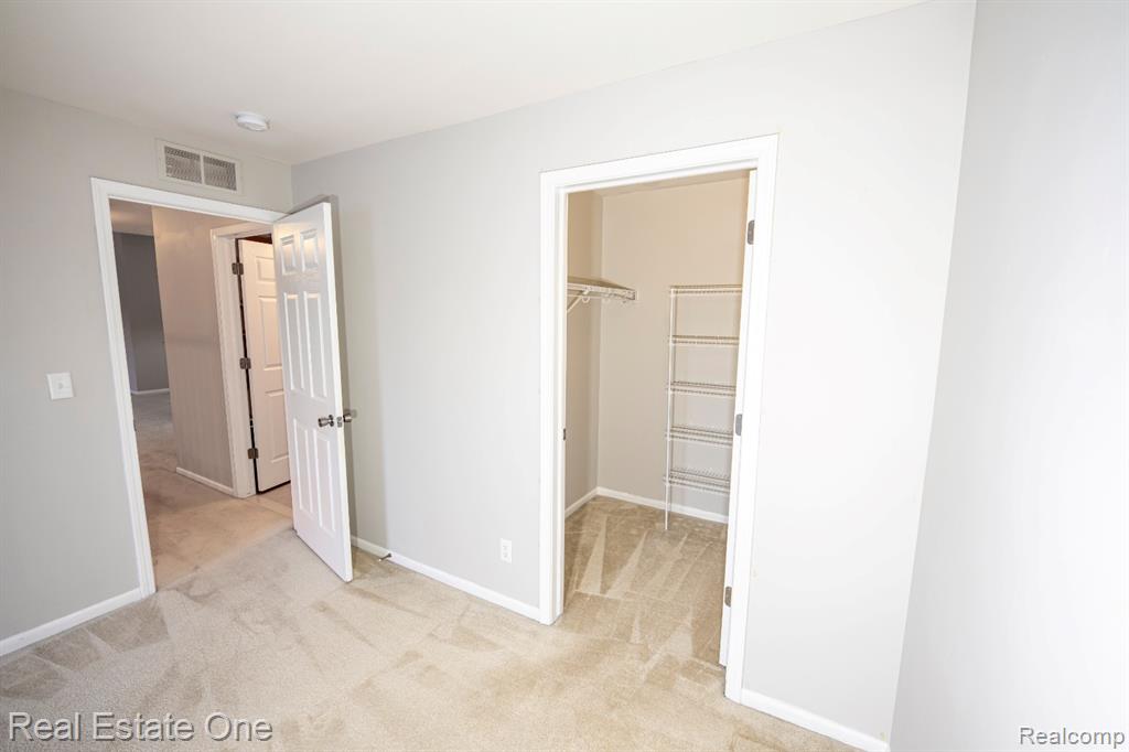 5305 Brookemonte Circle, Rochester, MI 48306 — Photo 17