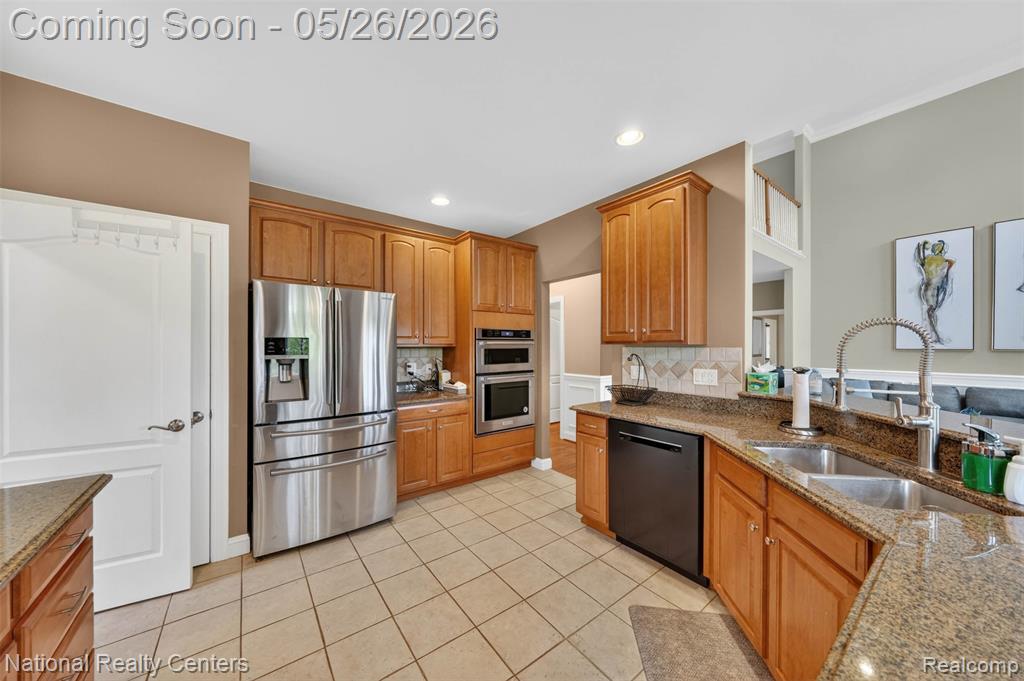 45907 Riviera Drive Drive, Northville, MI 48168 — Photo 16