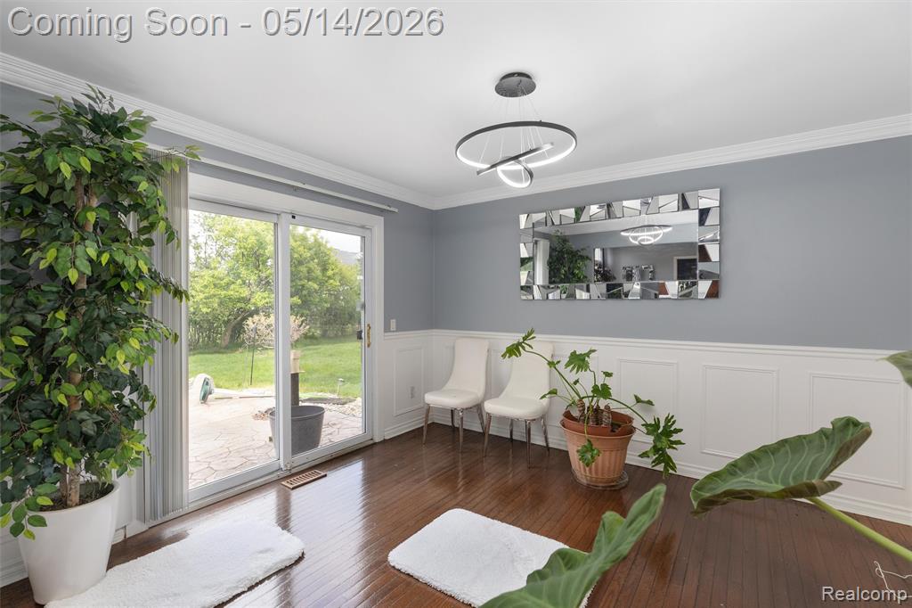 27526 Bridle Hills Drive, Farmington, MI 48336 — Photo 14
