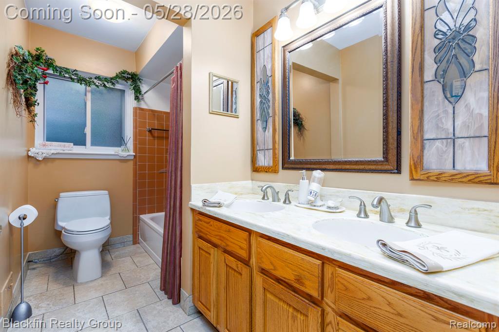 430 N Batchewana Street, Clawson, MI — Photo 18