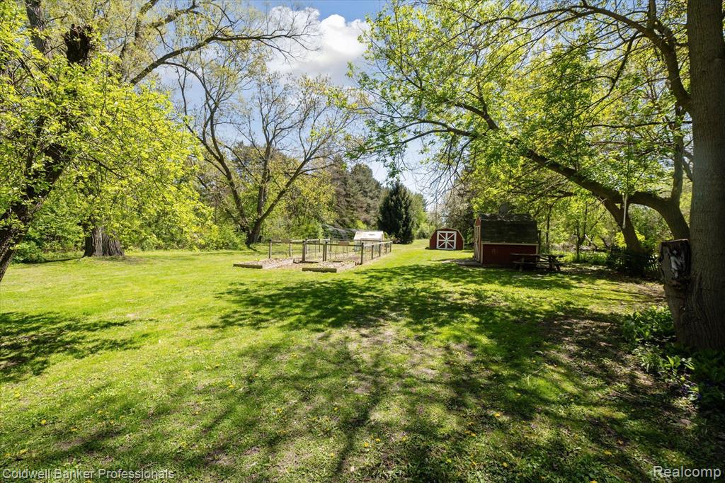 8054 DAVISON Road, Davison, MI 48423 — Photo 37