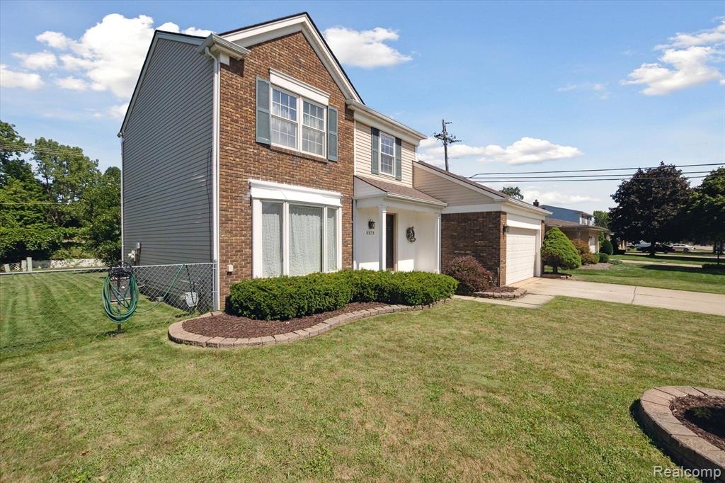 8979 BROUGHAM Drive, Sterling Heights, MI 48312 — Photo 2