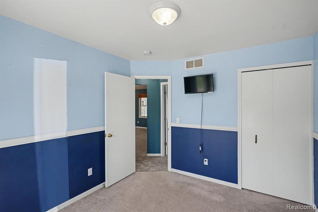 8012 Fox Hollow Road, Goodrich Vlg, MI — Photo 11